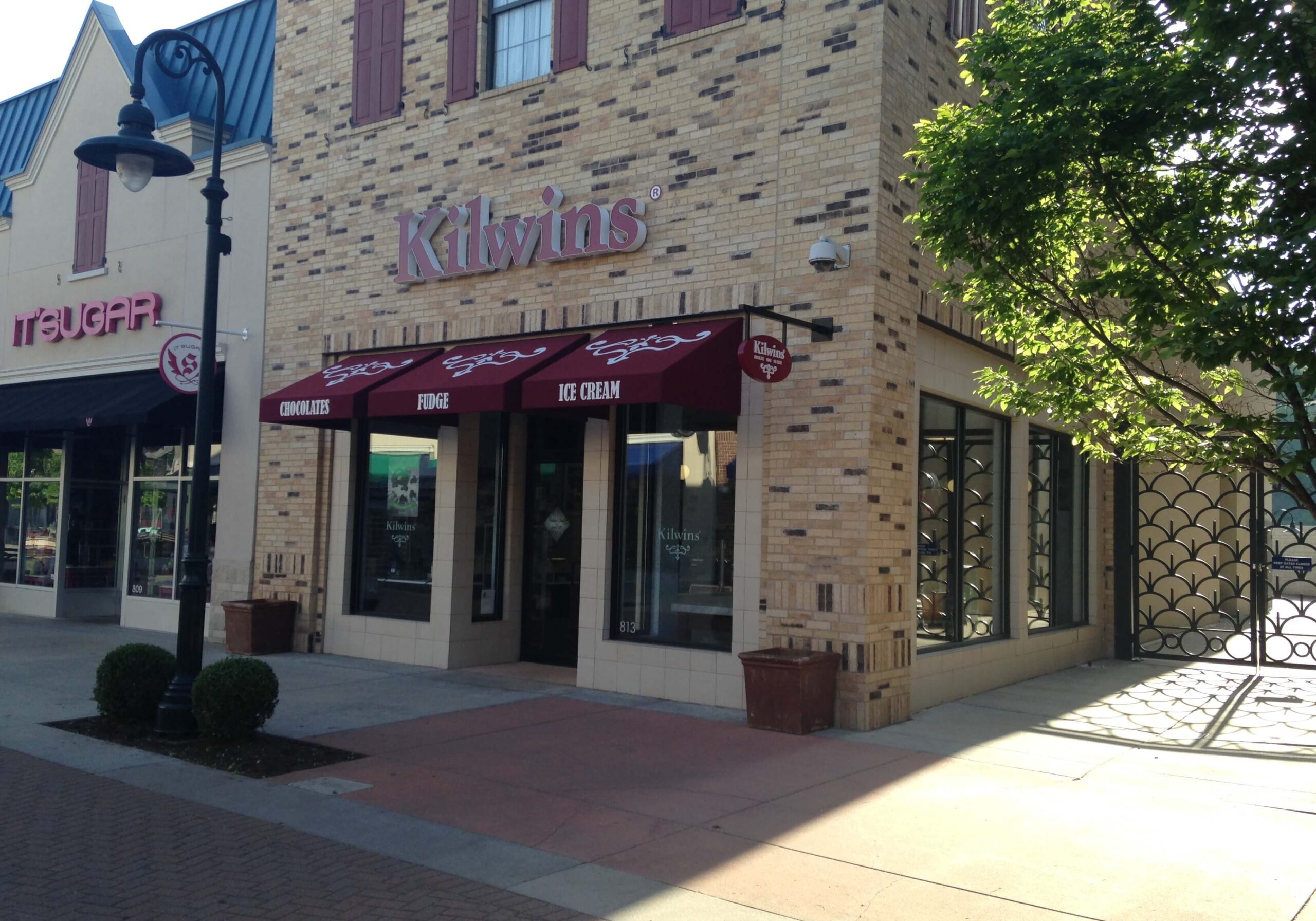 Kilwins ice cream and candy shop exterior