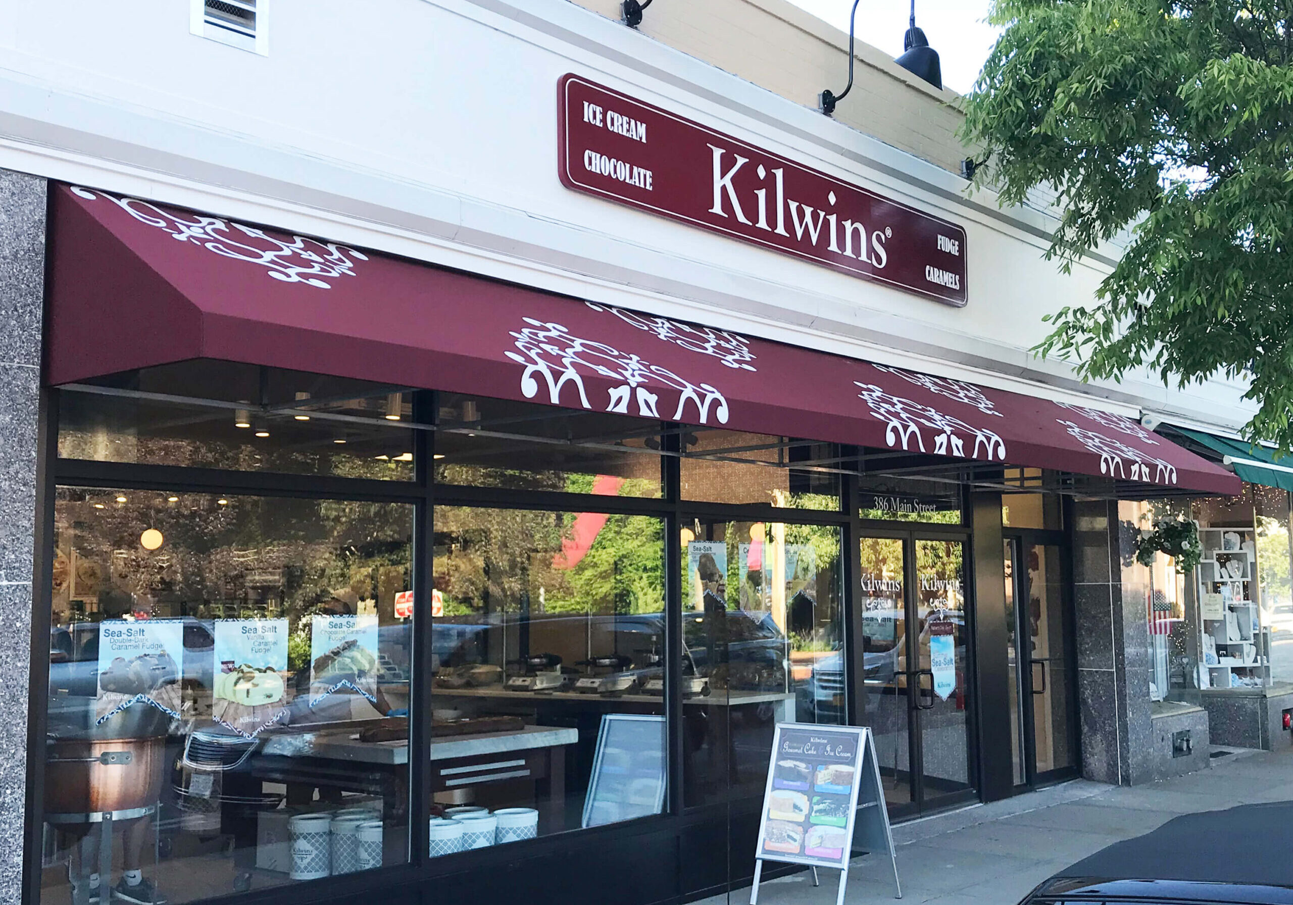Kilwins ice cream and chocolate shop exterior