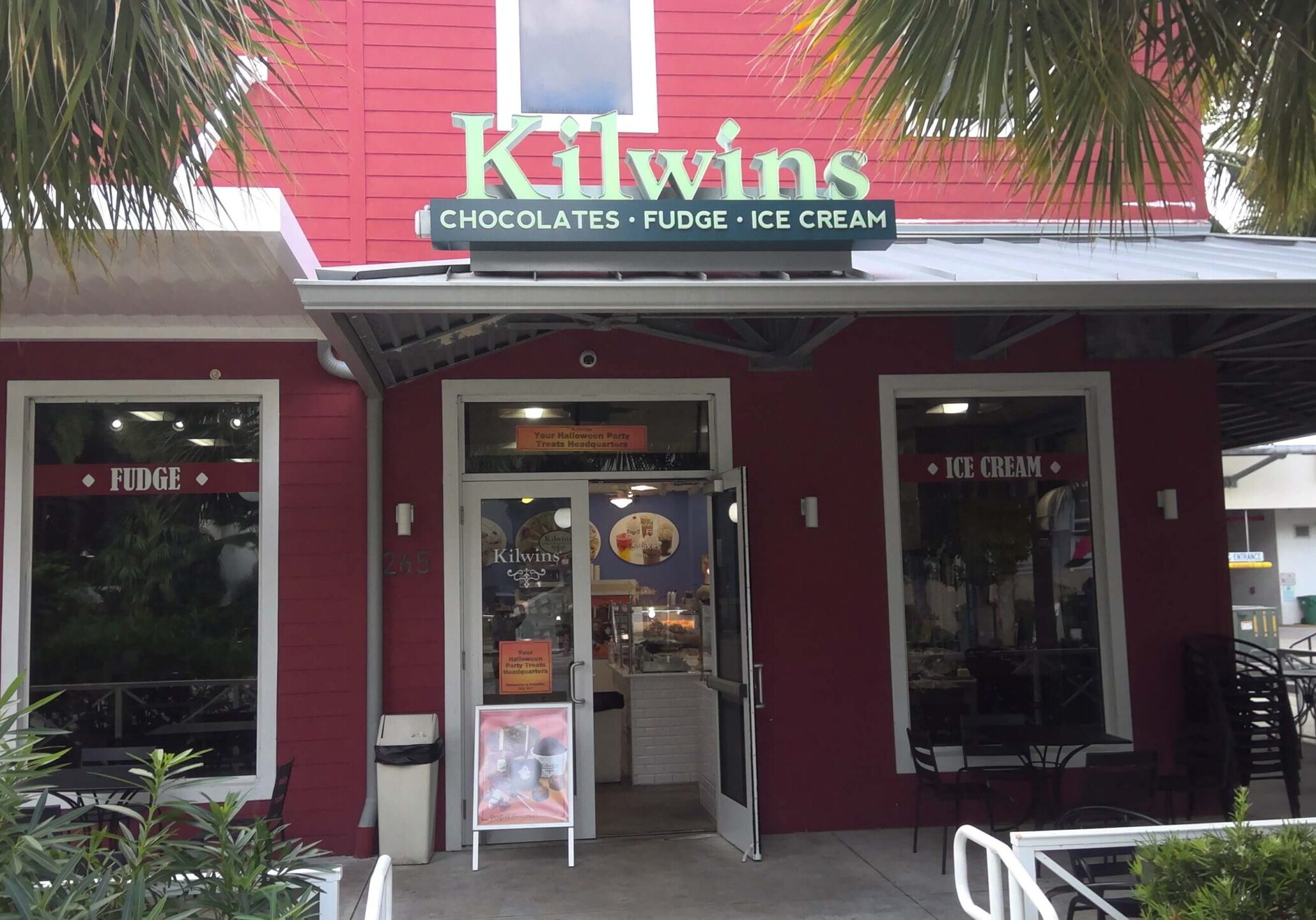 Kilwins chocolate fudge and ice cream shop exterior