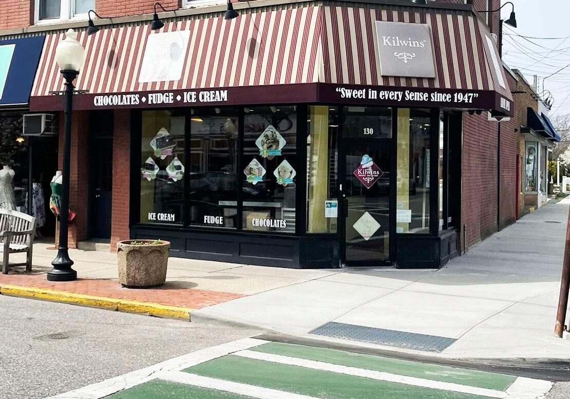 Corner ice cream and fudge shop exterior view