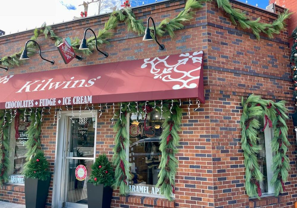 Kilwins chocolate and ice cream shop decorated for Christmas