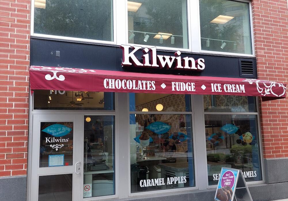 Kilwins chocolate and ice cream shop exterior